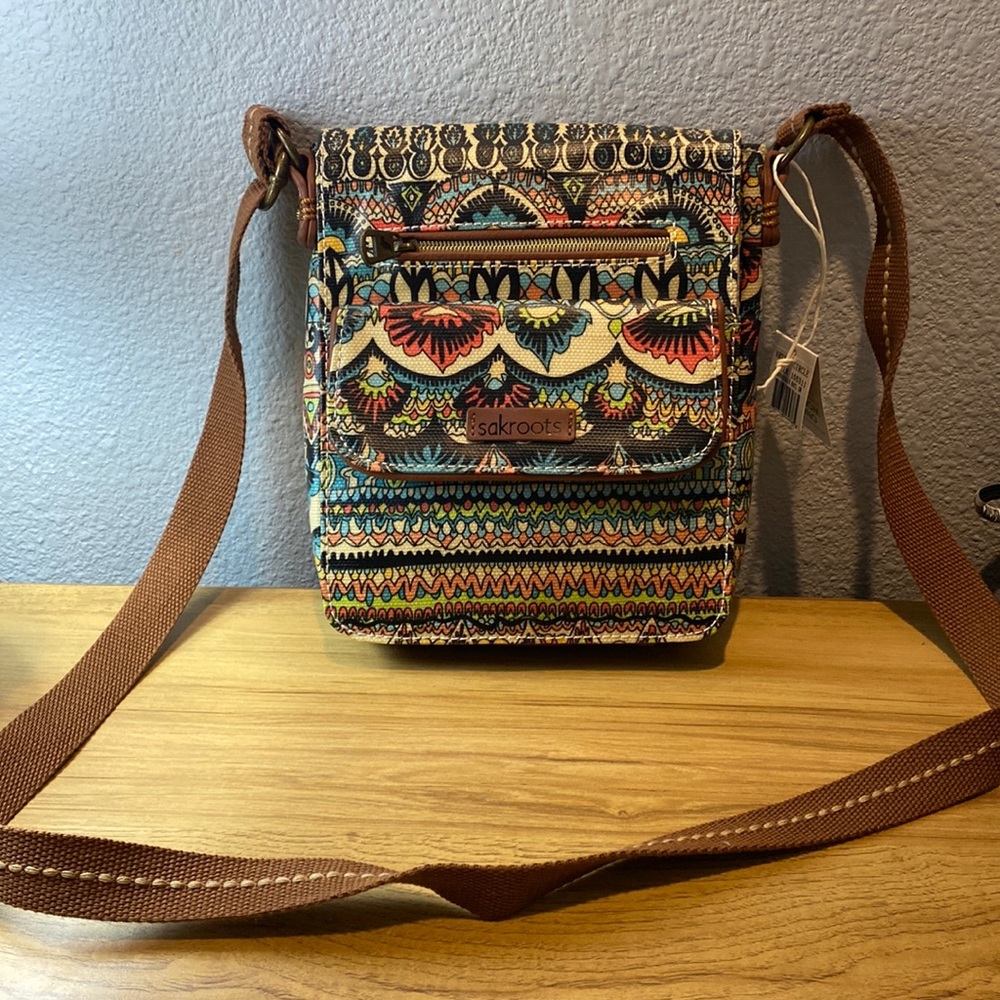 Sakroots crossbody “Artist circle” style